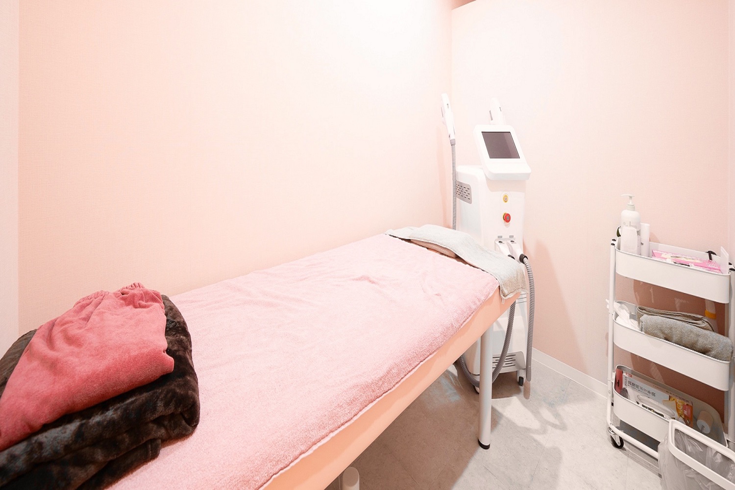 体外も体内もcaratfulできれいに！夏に向けてた新脱毛コースとフェムケア商品販売をスタートします！のメイン画像